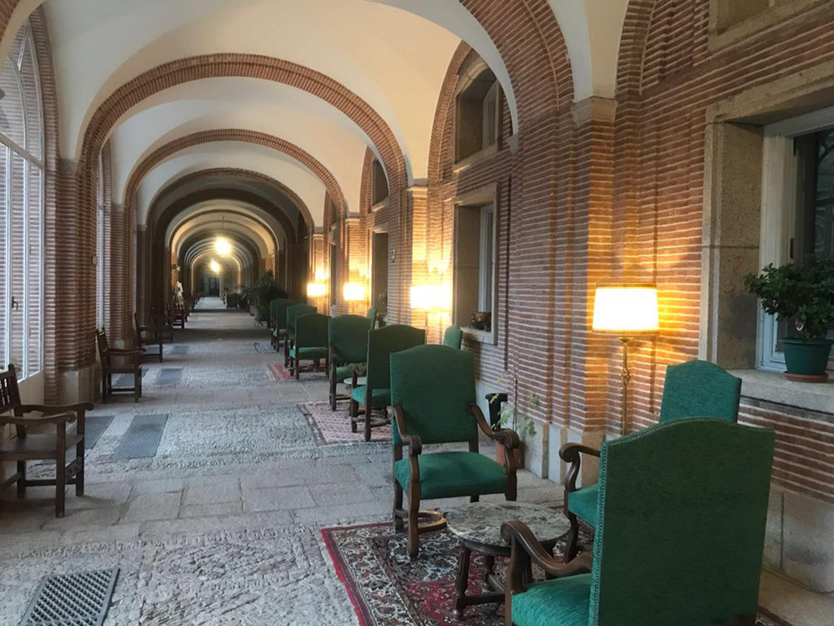 Hotel Hospederia Santa Cruz à San Lorenzo de El Escorial Extérieur photo