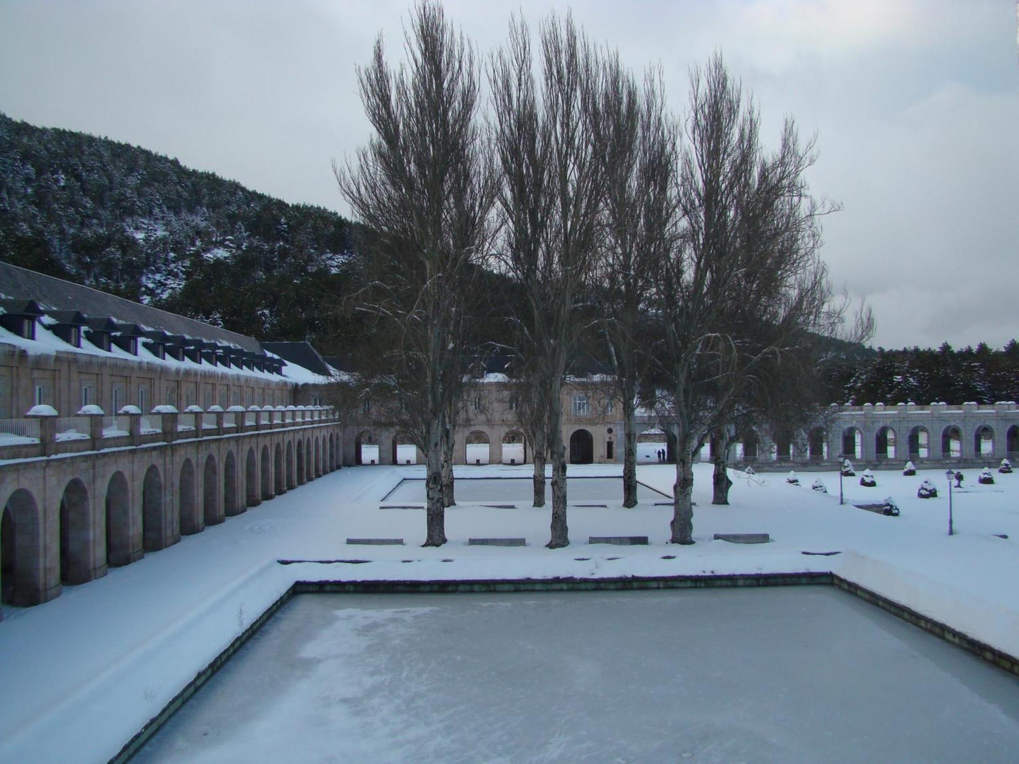 Hotel Hospederia Santa Cruz à San Lorenzo de El Escorial Extérieur photo