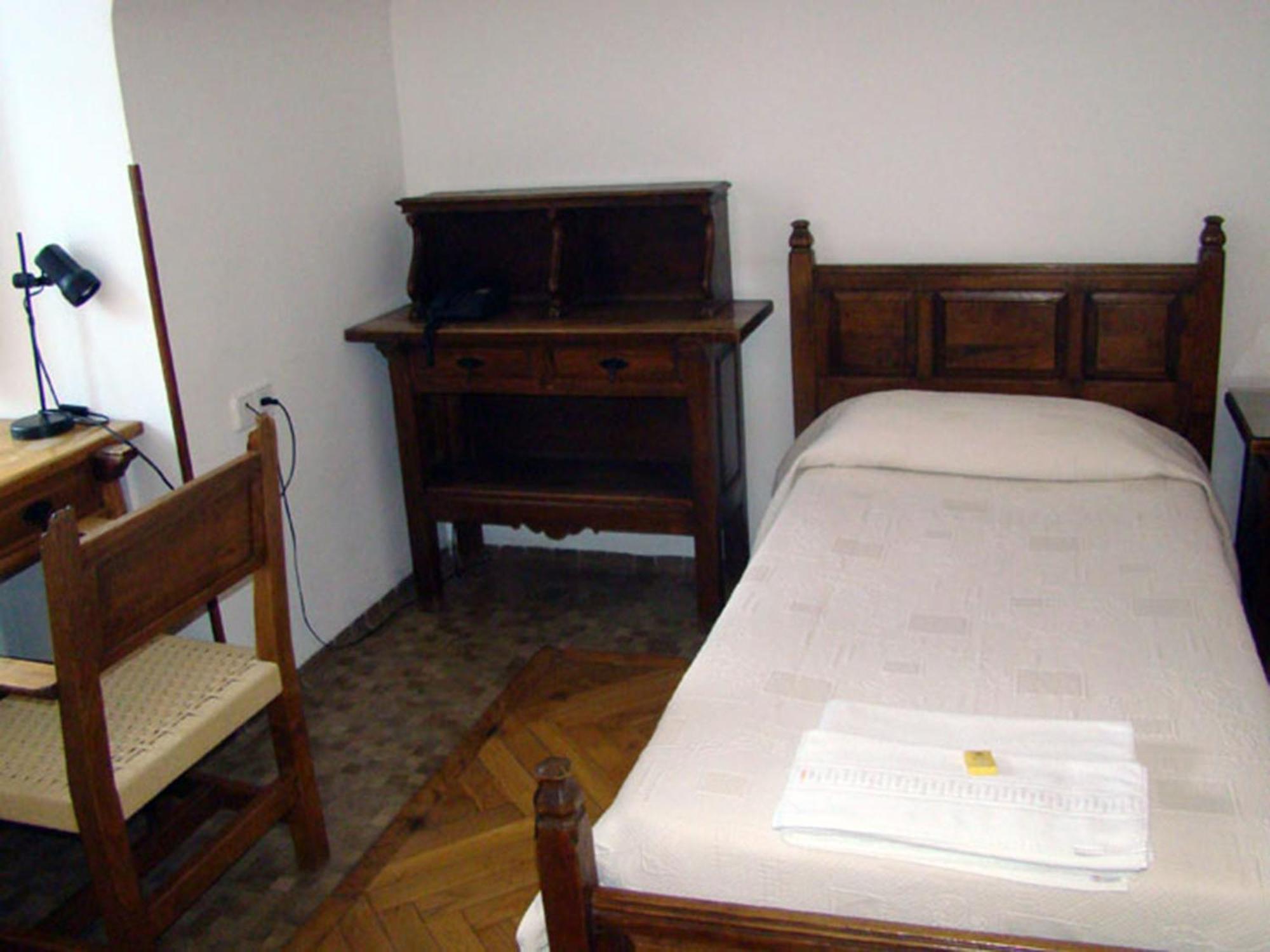Hotel Hospederia Santa Cruz à San Lorenzo de El Escorial Extérieur photo